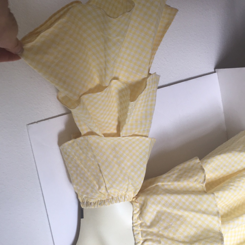 Hot and Delicious Ruffle Top - Picture 3 of 7